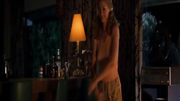 Vidéo Legs On film erotique italien gratuit Shoulders avec Amber Jayne et Lana Roy de DDF Network
