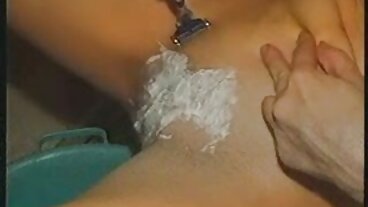 Petite action avec la jolie Lili Fox de Smut sexe streaming francais Puppet