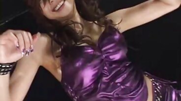 Vidéo cheveux longs avec film porno français brutal Little Candy tentant de 18 VideoZ