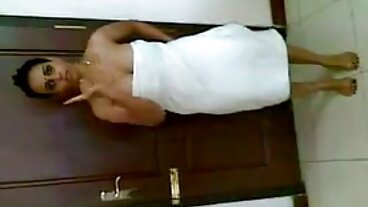 Fellation porno français en vidéo debout avec le préfet Nickey Huntsman de Spizoo
