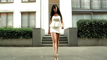 Scène Deep Throat porno francais complet streaming avec la passionnée Mia Linz de Girls Rimming